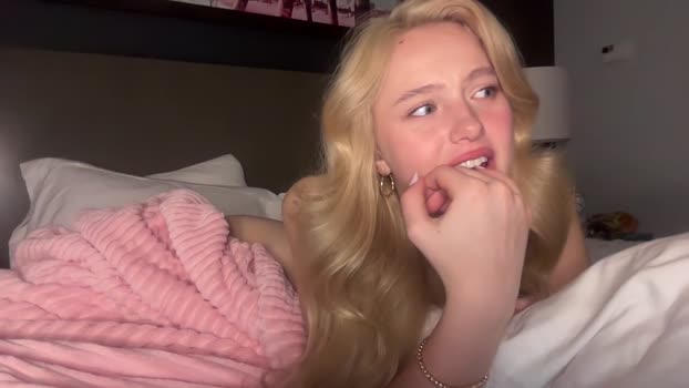 vixenvictoriaa 15-11-2025 suck Couple
