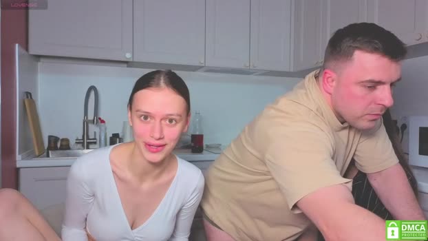ihavepaws33 17-11-2025 lick Couple