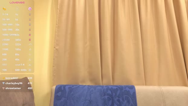 onebigkiss 24-11-2025 striptease Female