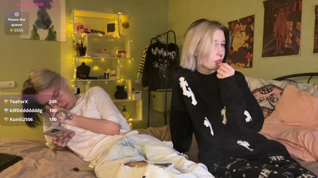 veryraretwins 24-11-2025 Show Couple
