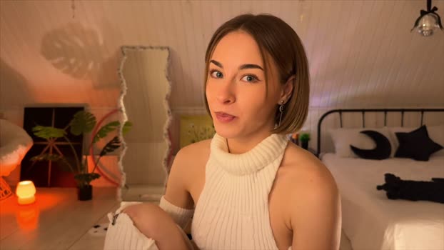 uwunikaa 25-11-2025 kissing Female