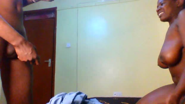freakyg292511 27-11-2025 tits Couple