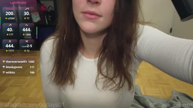 alexa_dream 02-12-2025 kissing Female