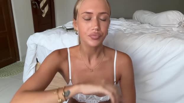 livslifee 02-12-2025 oral Female