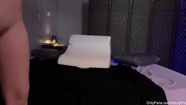 keutypie 02-12-2025 spank Couple