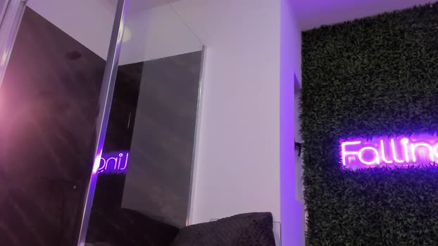 hotfallingdevil 04-12-2025 fuckme Female