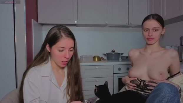 ihavepaws33 04-12-2025 Webcam Couple