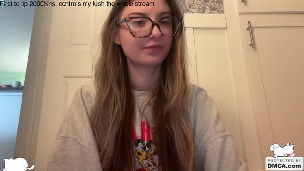 fantasyella 06-12-2025 beauty Female