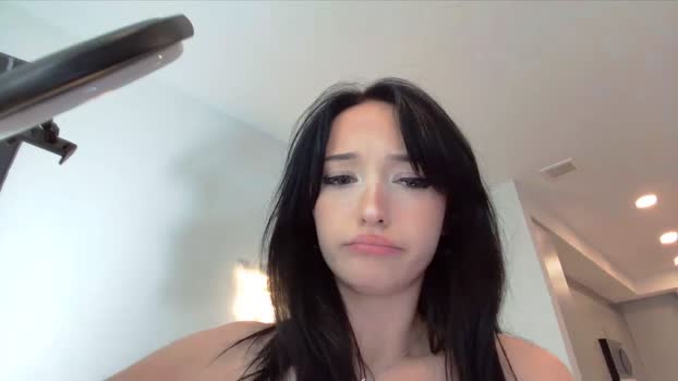 emilyybarely 08-12-2025 striptease Female