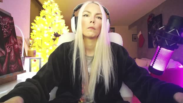 tinykylie 09-12-2025 kiss Female