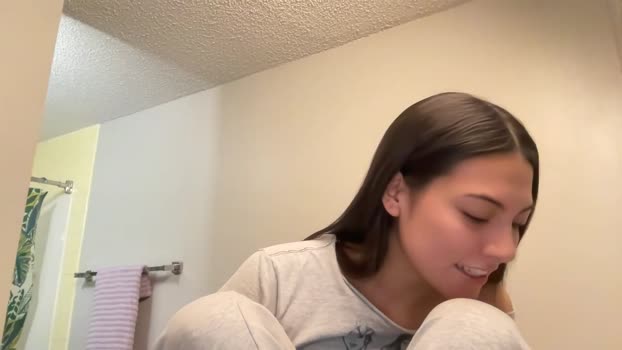 laylakitten4 11-12-2025 Pretty Couple