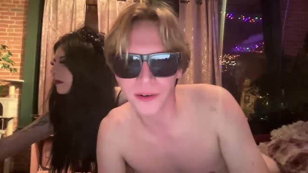gavinnumbers 15-12-2025 boobs Couple