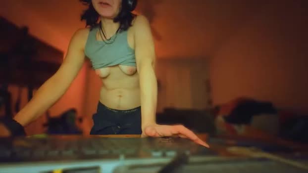 tomboy_titties 15-12-2025 Nude Female