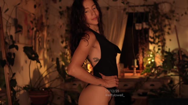 effylowell_ 16-12-2025 bj-dildo Female