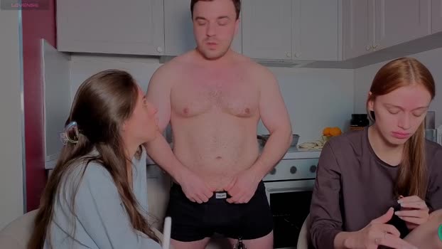ihavepaws33 17-12-2025 wank Couple