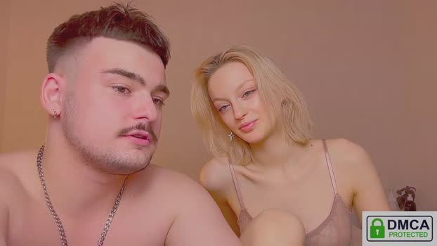 your_molly_mark 18-12-2025 bigcock Couple
