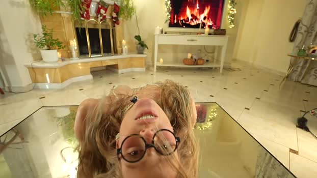 heybanan 19-12-2025 Topless Female