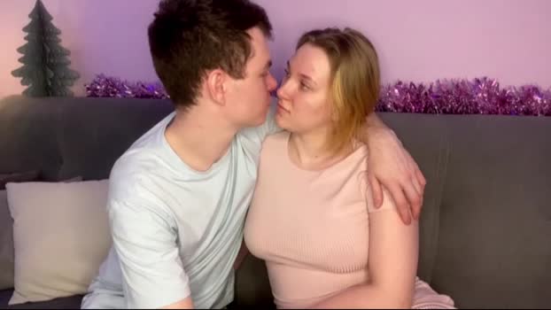 julielourens 20-12-2025 sucktits Couple