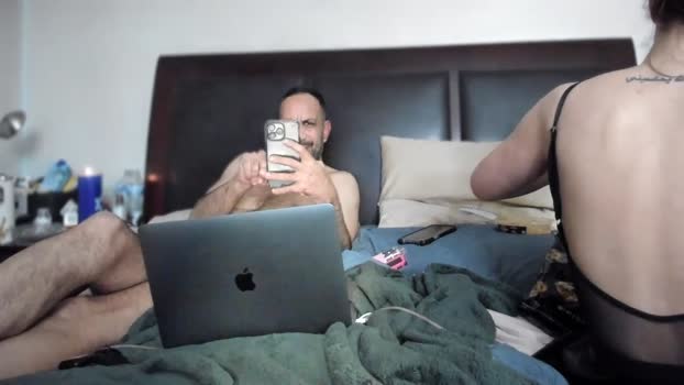 kinkyguy323232 20-12-2025 gag Couple