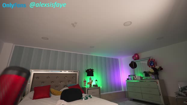 alexsisfaye 20-12-2025 kissing Female