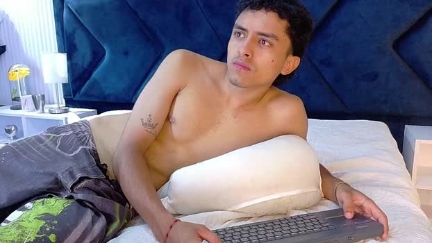 samantha_and_williams 21-12-2025 horny Couple