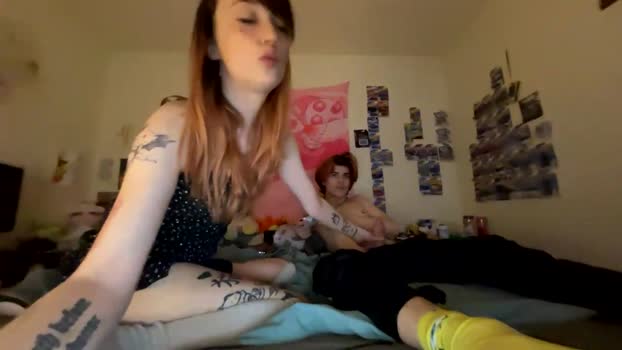 thick_as_fook 22-12-2025 kissing Couple