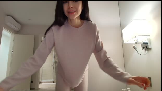 milla_bella 24-12-2025 yummy Female