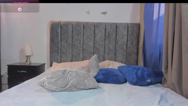 natalystevens 25-12-2025 kissing Couple