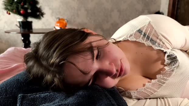 hornykitty_x 28-12-2025 sucktits Couple