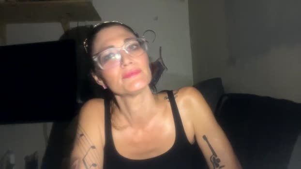 danicamore 31-12-2025 kiss Female