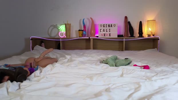 ginacali 31-12-2025 striptease Female