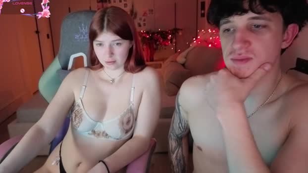 ggoppolsme 31-12-2025 kissing Couple