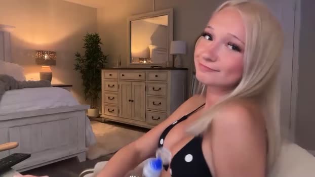 roxyrain2736 02-01-2026 spanking Female