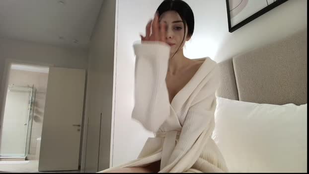 milla_bella 07-01-2026 fuckass Female