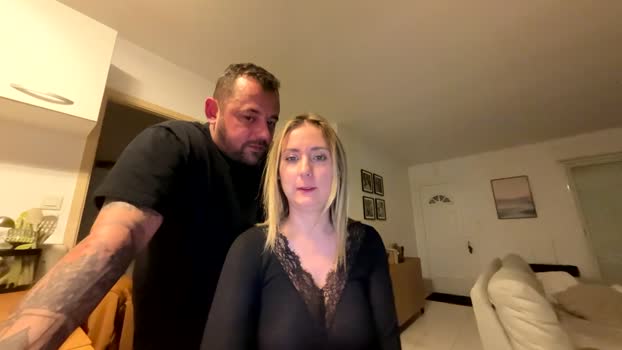 hollyandelon 14-01-2026 sexy Couple