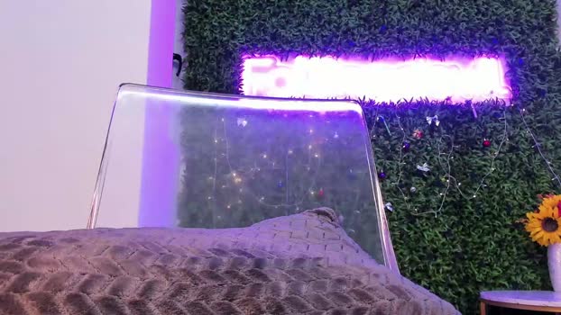 hotfallingdevil 16-01-2026 kiss Female