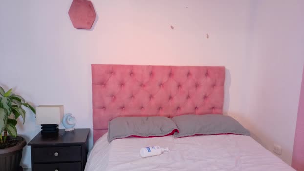 1threestar 23-01-2026 spank Couple