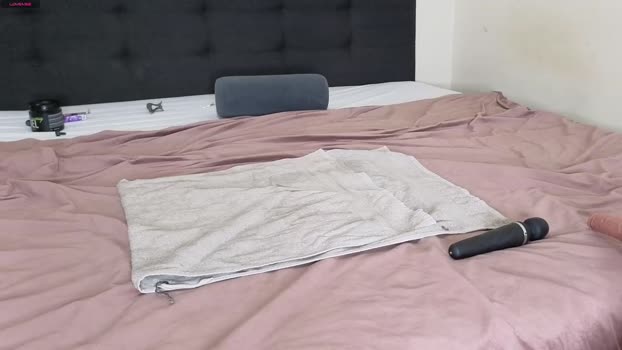 lenoreandjasonsroom 01-02-2026 naked Couple