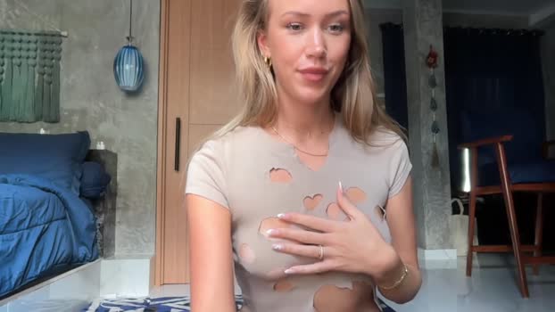 livslifee 03-02-2026 Topless Female