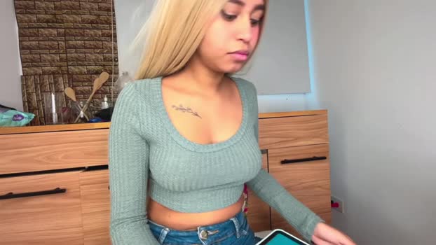 april_sex_vip 10-02-2026 fingers Couple