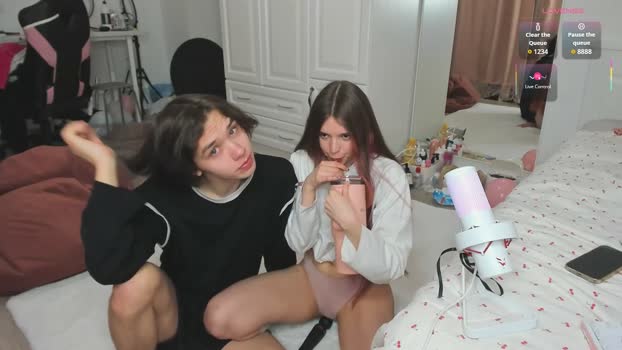 iamcassidy 06-03-2026 kiss Couple