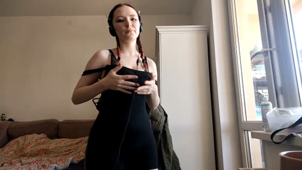 noemileclerc 07-03-2026 spanking Female