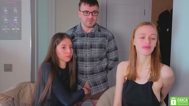ihavepaws33 18-03-2026 sexy Couple