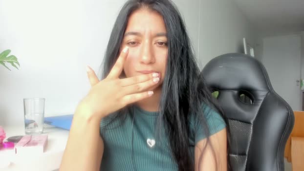 emillybrowm 19-03-2026 Ass Couple