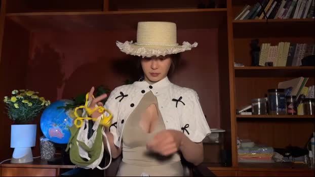 yuanlili 19-03-2026 spanking Female