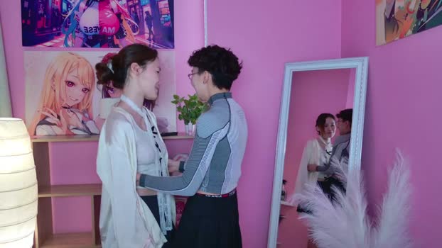 pinktwinss 31-03-2026 beauty Couple