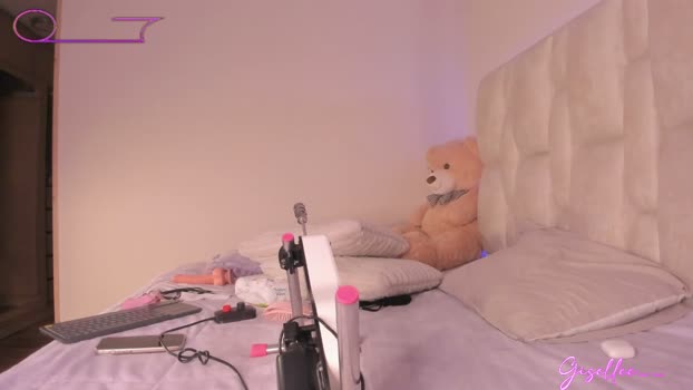 gisellee__ 09-04-2026 sexyfeet Female