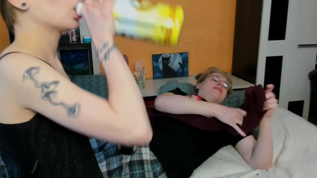samyscott 09-04-2026 tits Couple