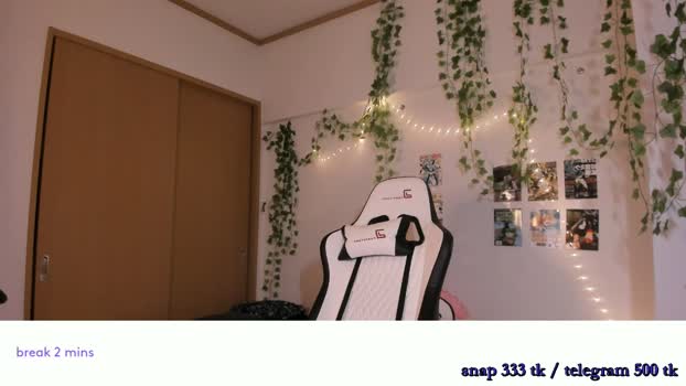 vivian_qwerty 10-04-2026 sexyfeet Female