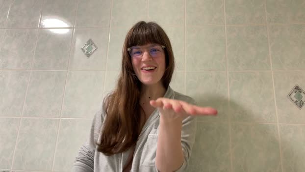 claire_moulin 10-04-2026 natural Female